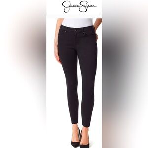 Jessica Simpson Ladies skinny jeans size 6